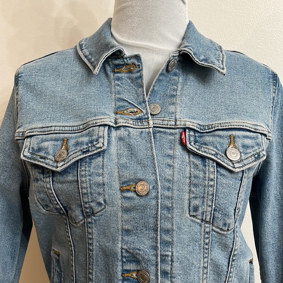 Levi's Jacket - Picture 3 of 12